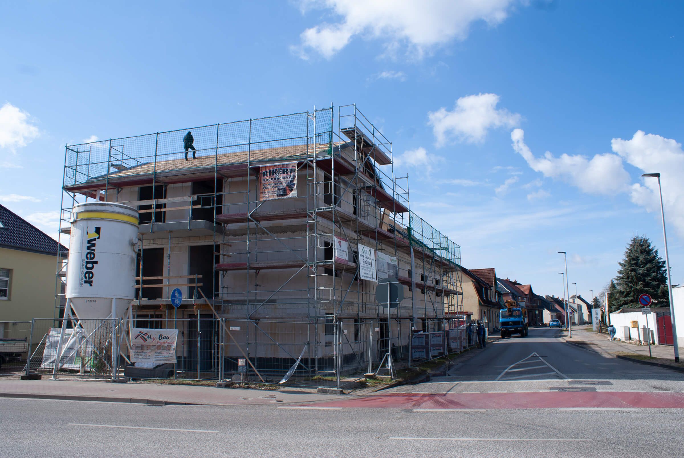 Bauunternehmen Mirko Mielzccarek - Parchim Mehrfamilienhaus Baustelle