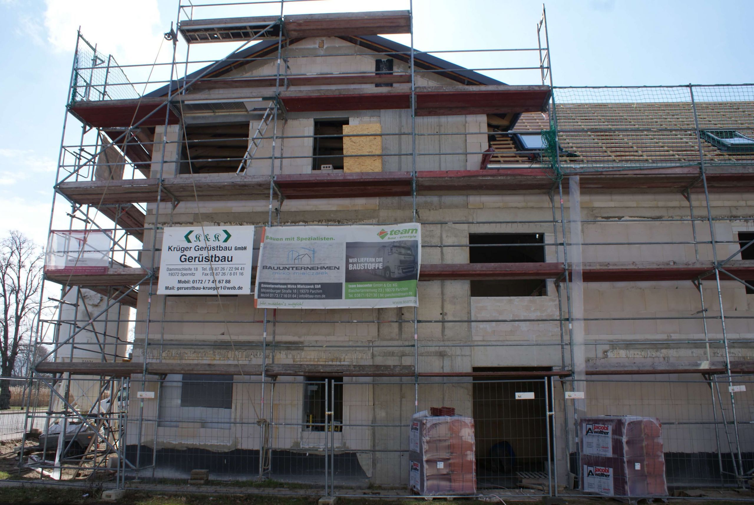 Bauunternehmen Mirko Mielzccarek - Baustelle Parchim Mehrfamilienhaus